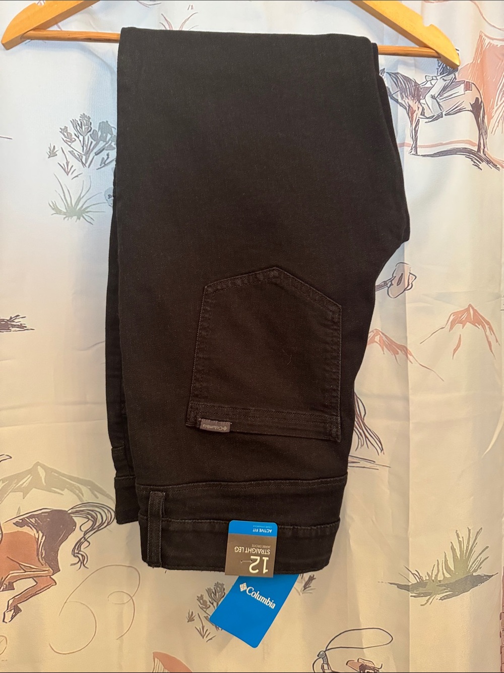 Columbia Women's Black Straight Leg Jeans